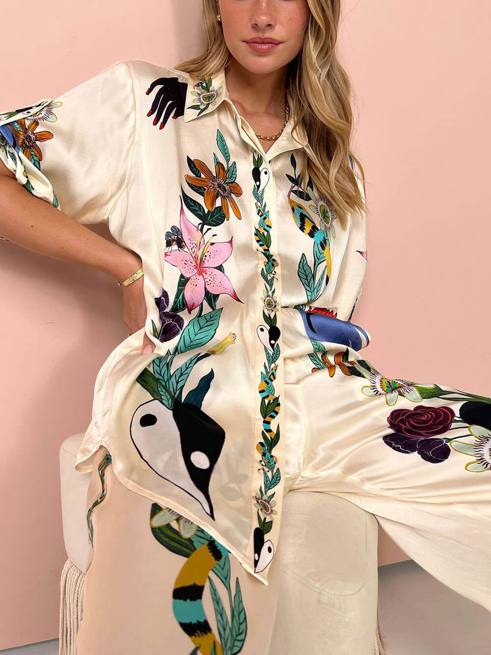 Sophie - Modernes, elegantes Satinhemd mit einzigartigem Sommerdruck