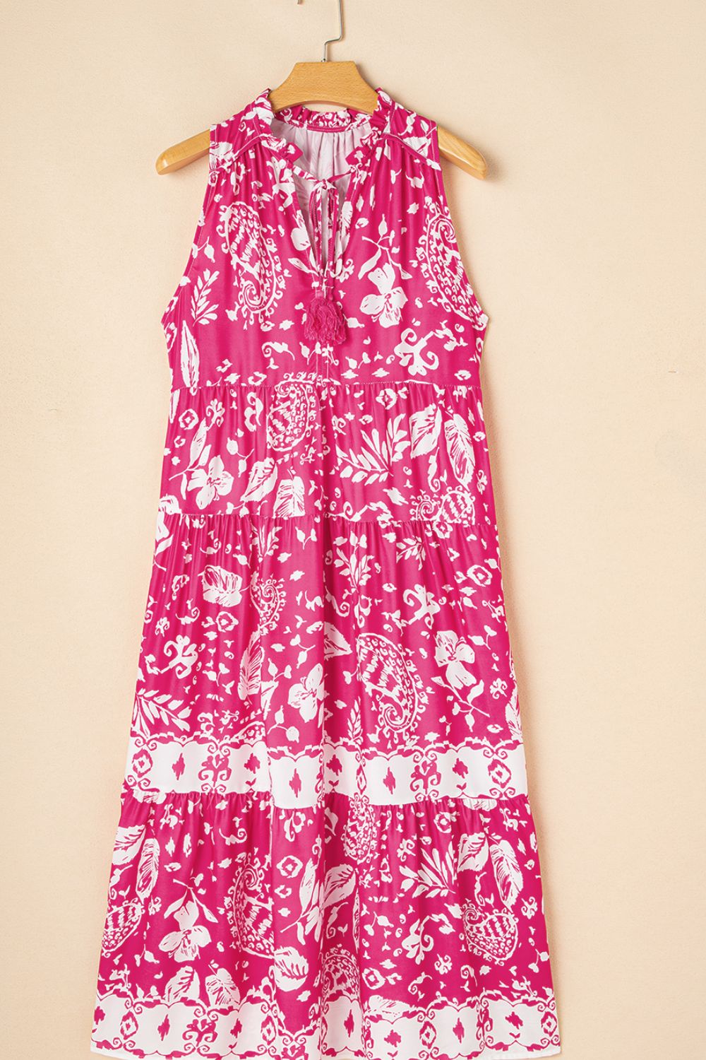 Noor - rosa ärmellos bio Druck Weites Tunika-Midikleid mit Knöpfen V-Ausschnitt