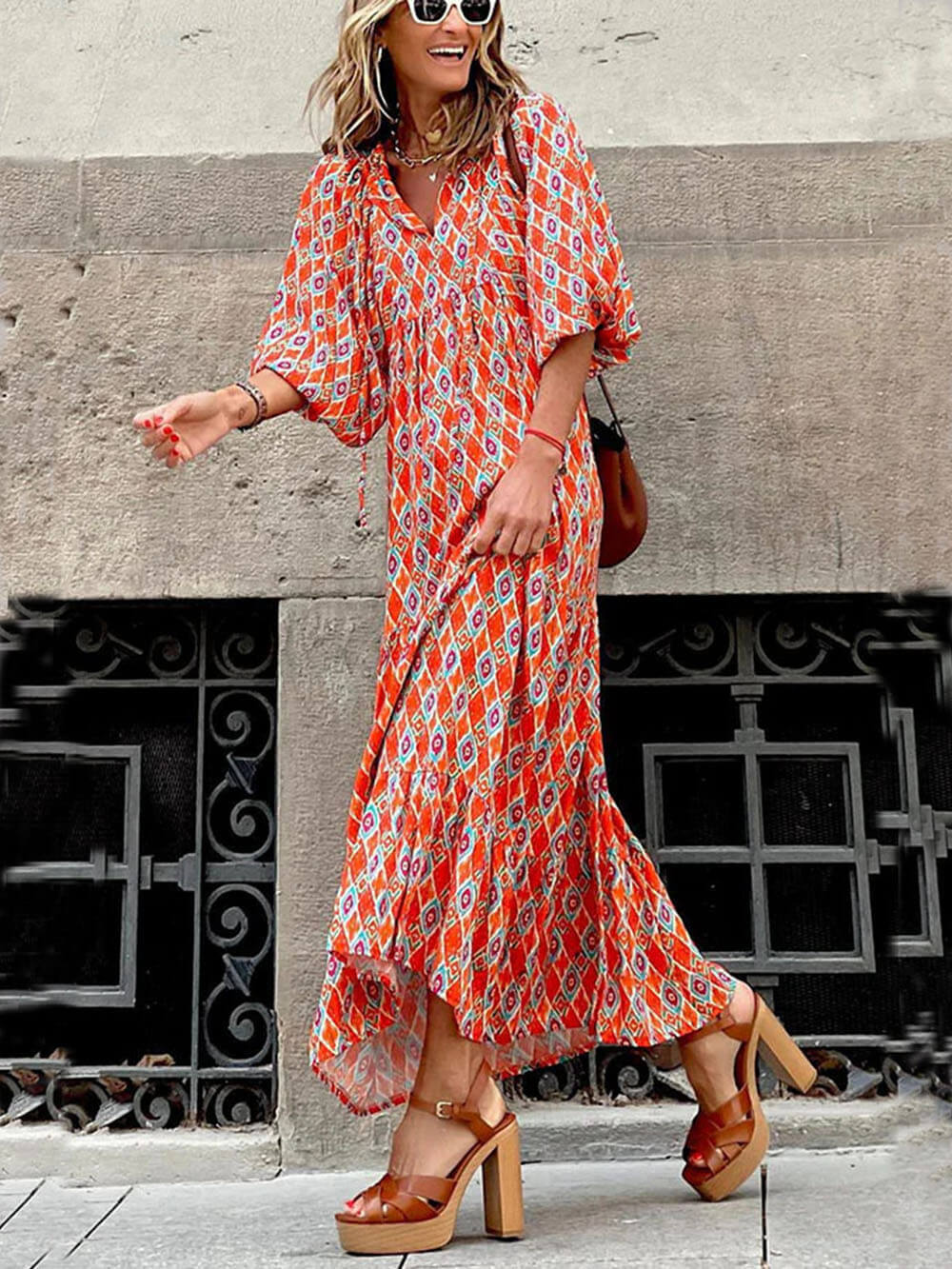 Anna - Elegantes weites Maxikleid in 5 geometrischen Bohemian Prints und leuchtenden Farben