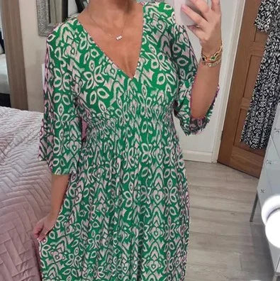 Lola - lässiges langes Kleid mit V-Ausschnitt und Wickel in der Taille