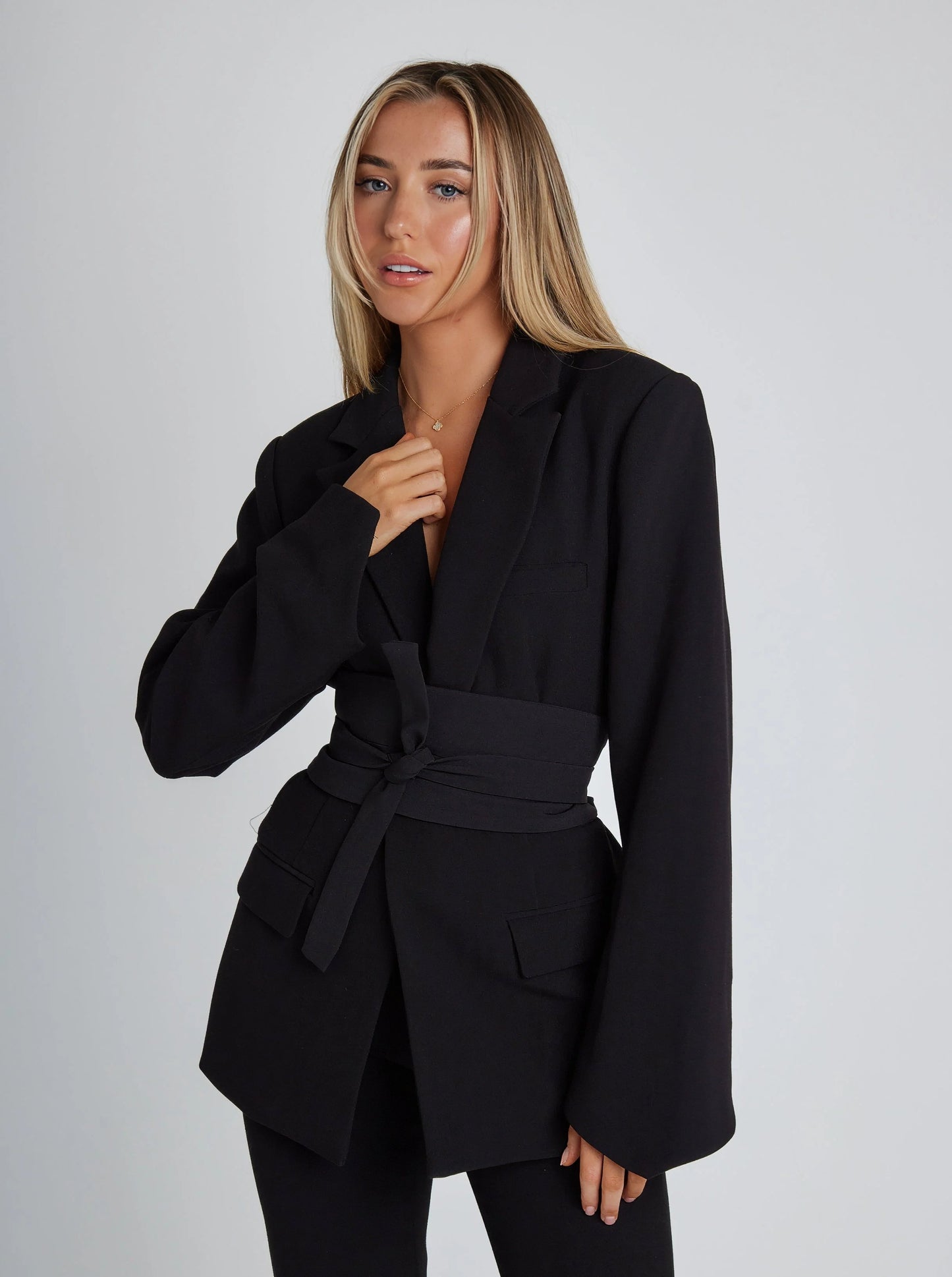 Izabella - luxuriöser Wollmantel mit elegantem Stehkragen