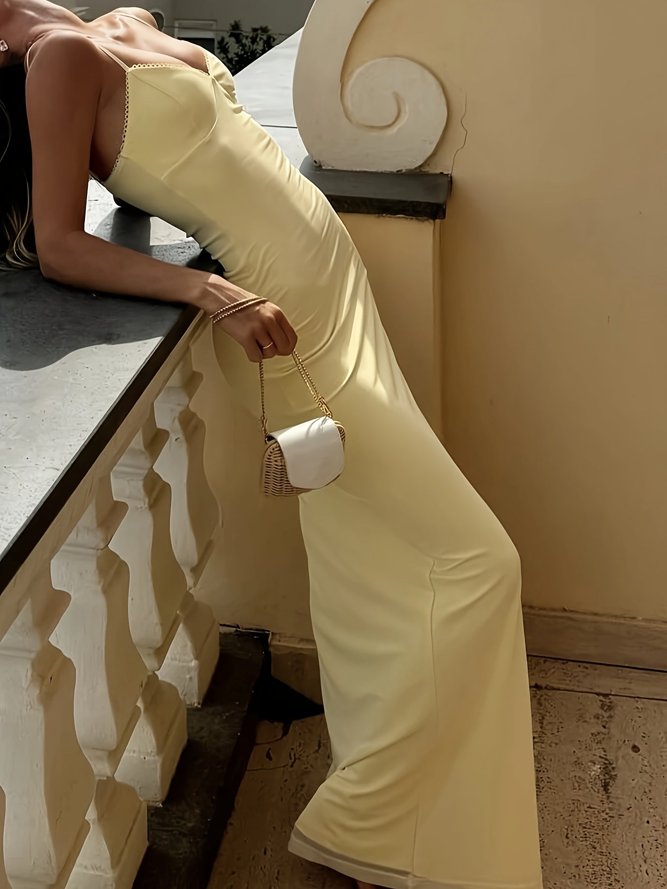 Pieternella - Buttergelbes Bodycon-Maxi-Kleid, das perfekte feminine Sommerkleid