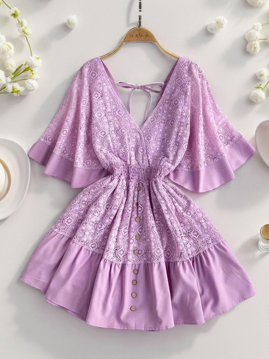 Sophia - Kleid mit Spitzenrücken, Schleife und Rüschen