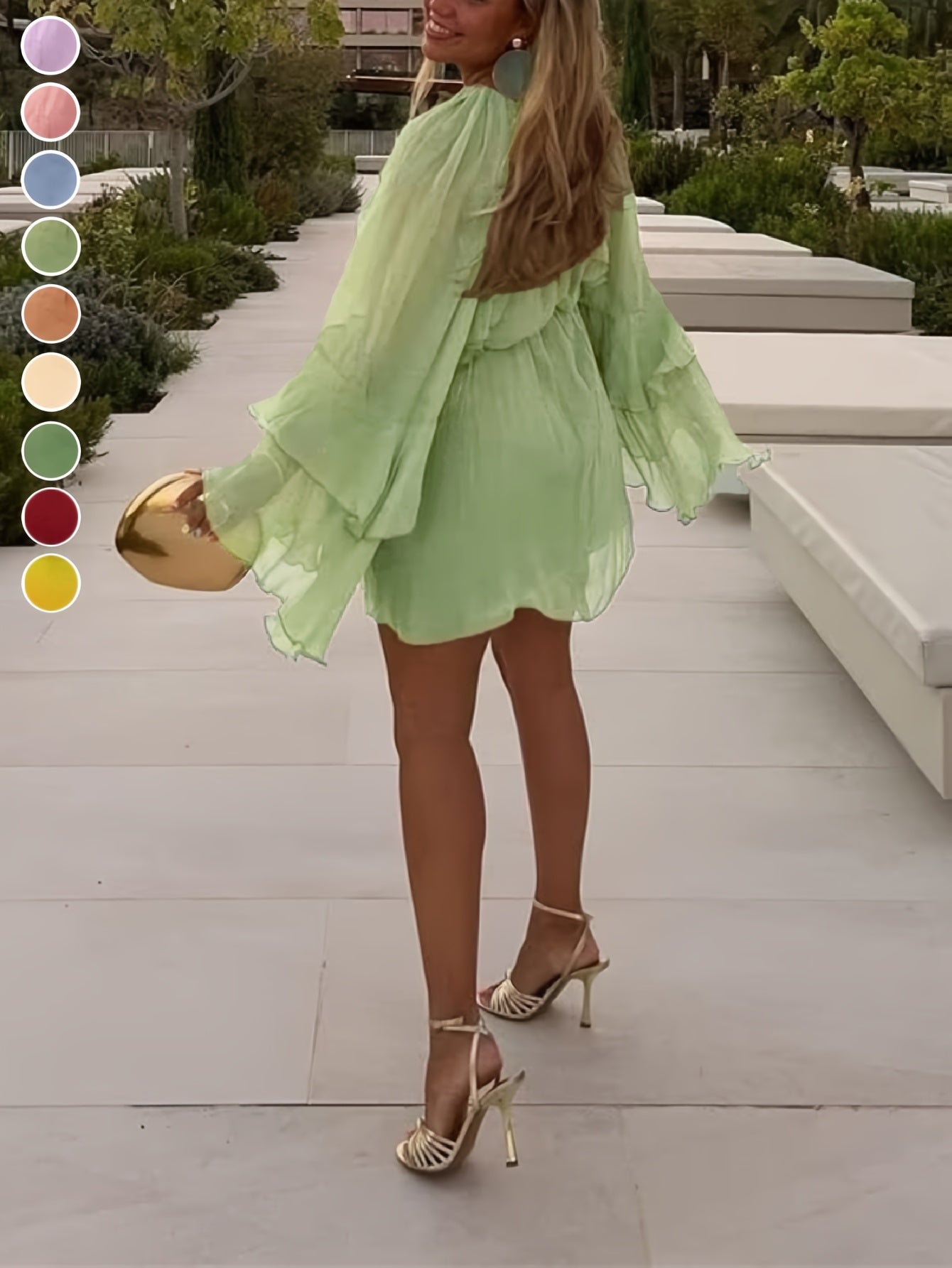 Betsie - Pastellfarbenes Chiffon-Minikleid mit elastischer Taille, hohem Ausschnitt und weiten, langen Ärmeln