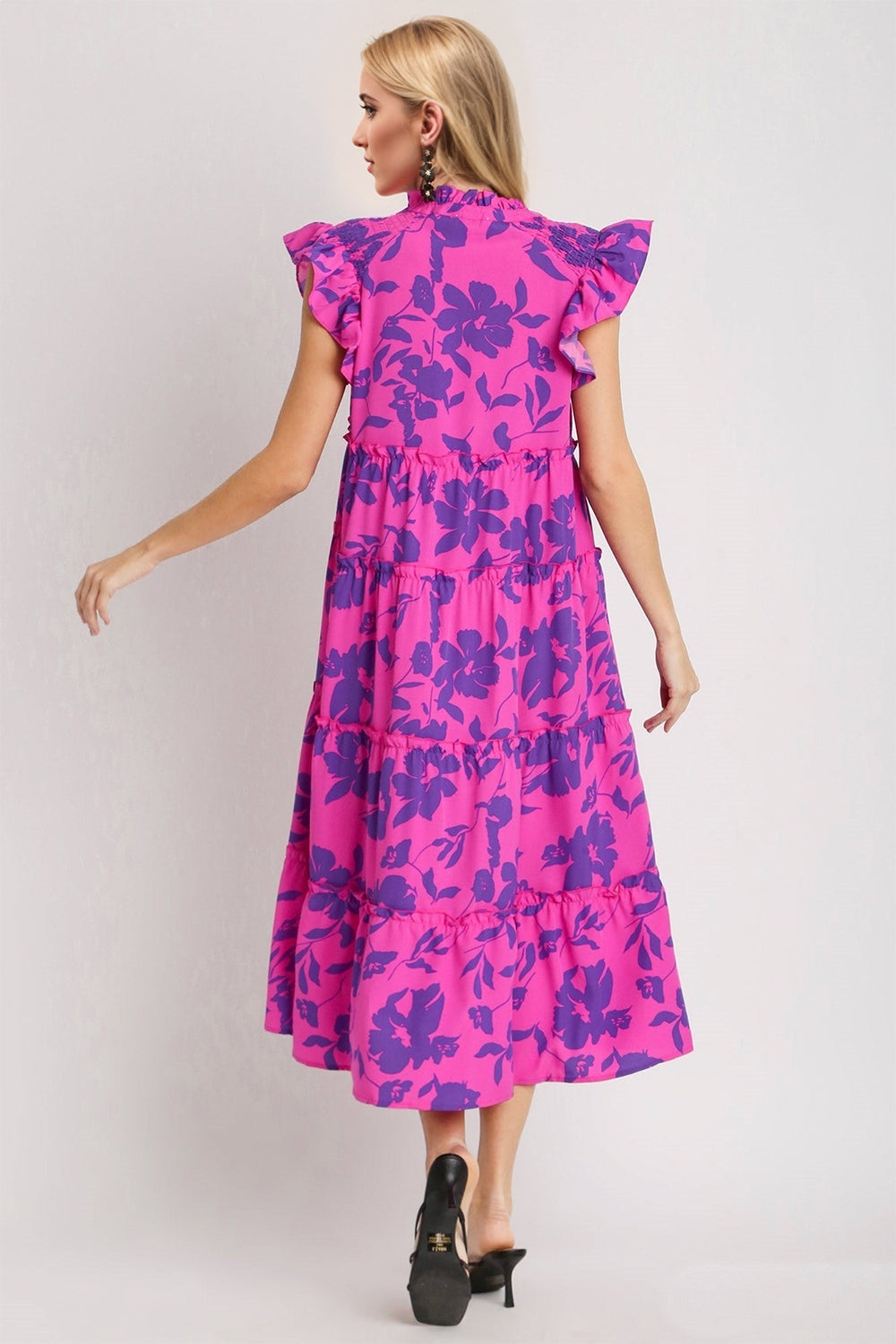 Olivia - heiß rosa lila Blumendruck Weites Midi-Hemdkleid mit Kappenärmeln und Rüschen