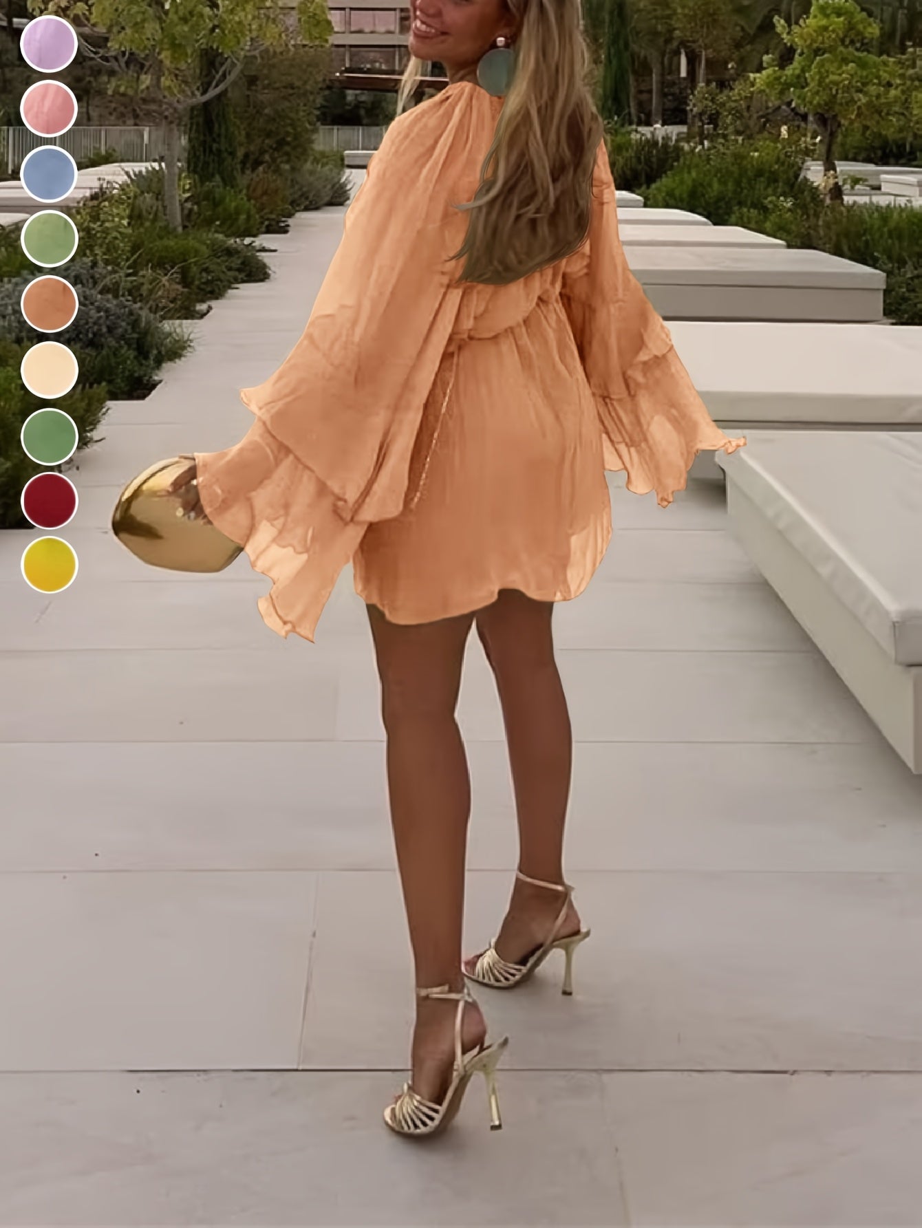 Betsie - Pastellfarbenes Chiffon-Minikleid mit elastischer Taille, hohem Ausschnitt und weiten, langen Ärmeln