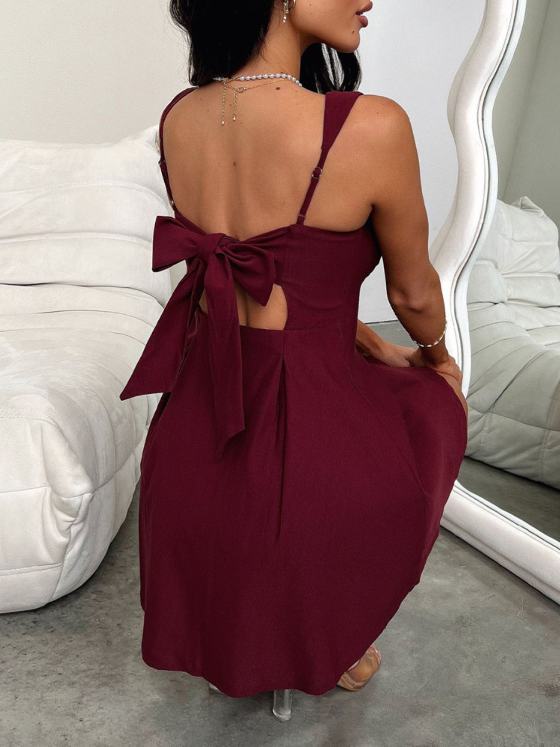 Liv - Minikleid mit quadratischem Ausschnitt und Schleife hinten