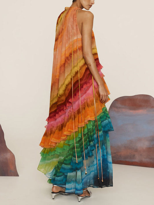 Sara - Atemberaubend elegantes Design Regenbogen buntes asymmetrisches Maxi Halter Kleid mit Rüschen