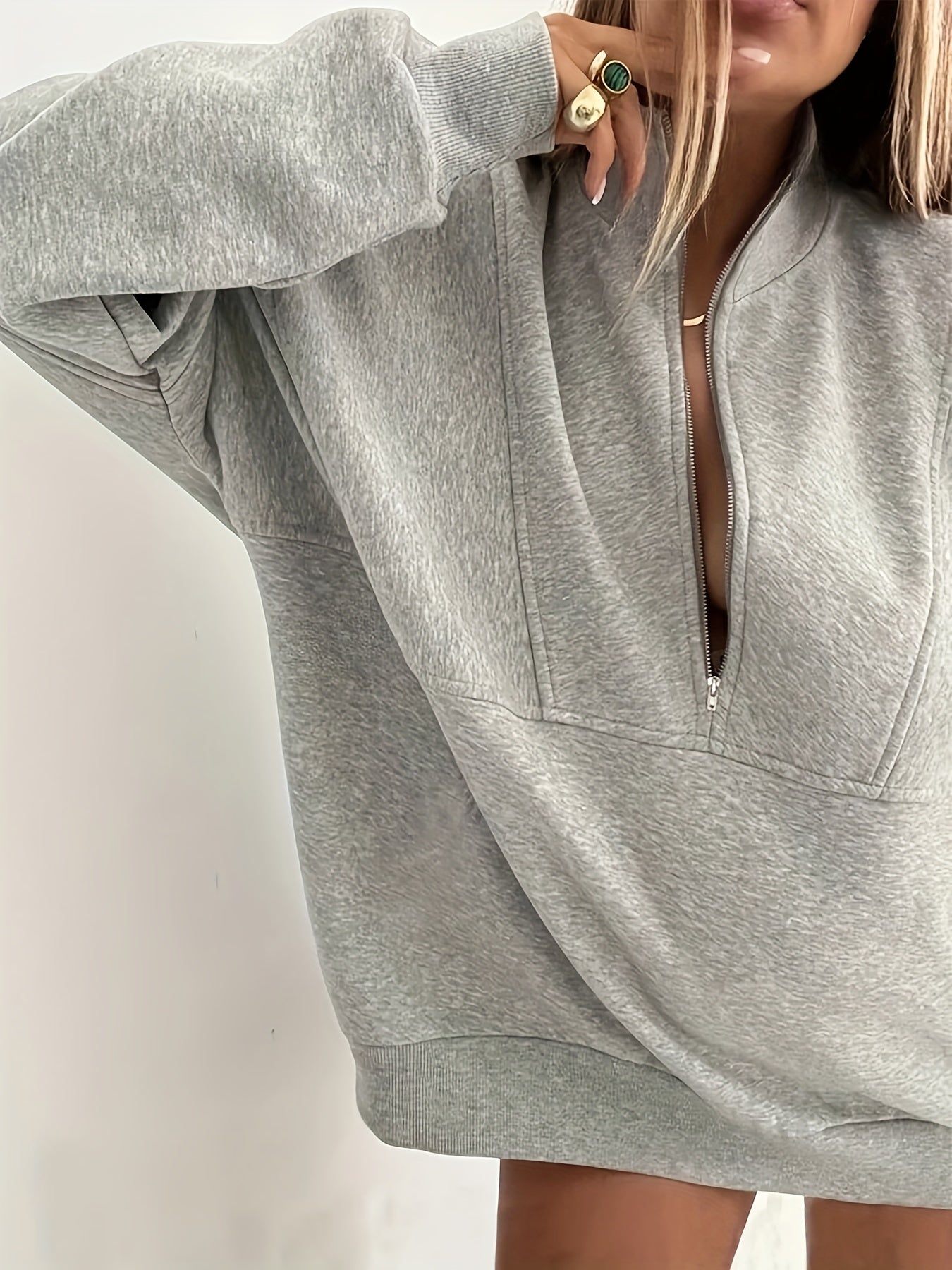 Jolande - Bequemer hellgrauer Sportpullover in Übergröße mit hohem Halsausschnitt und Reißverschluss für Frauen