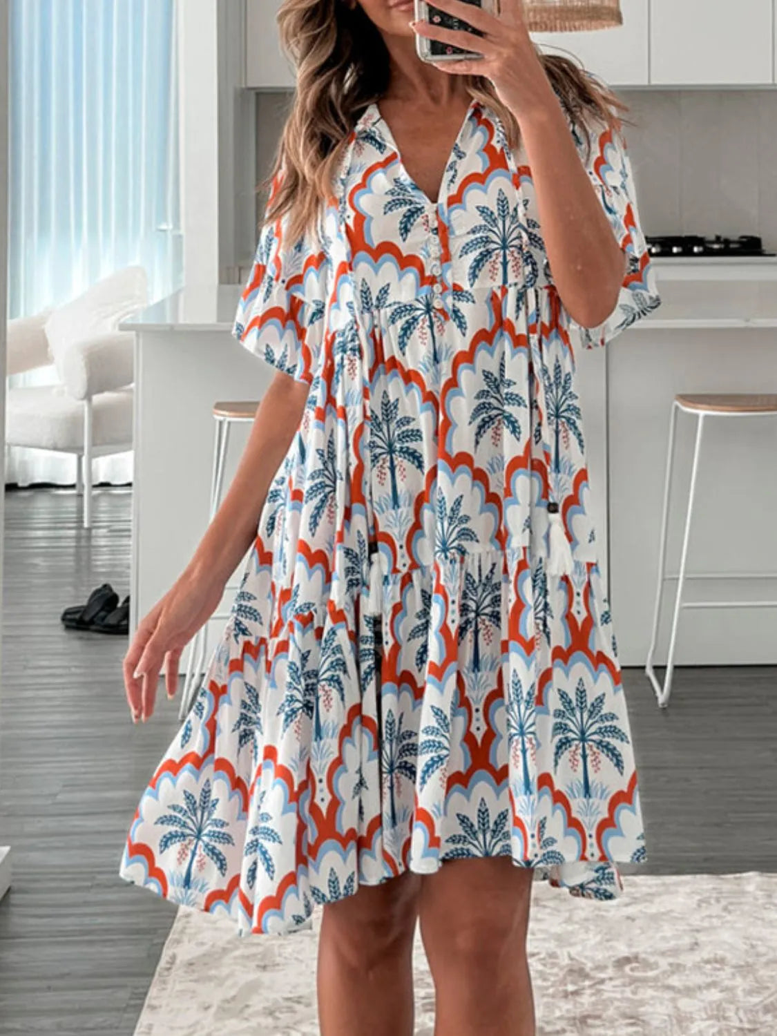 Linnea - Mini-Hemd Kleid in 4 Sommer Prints mit halben Ärmeln Knöpfen und 2 Quasten