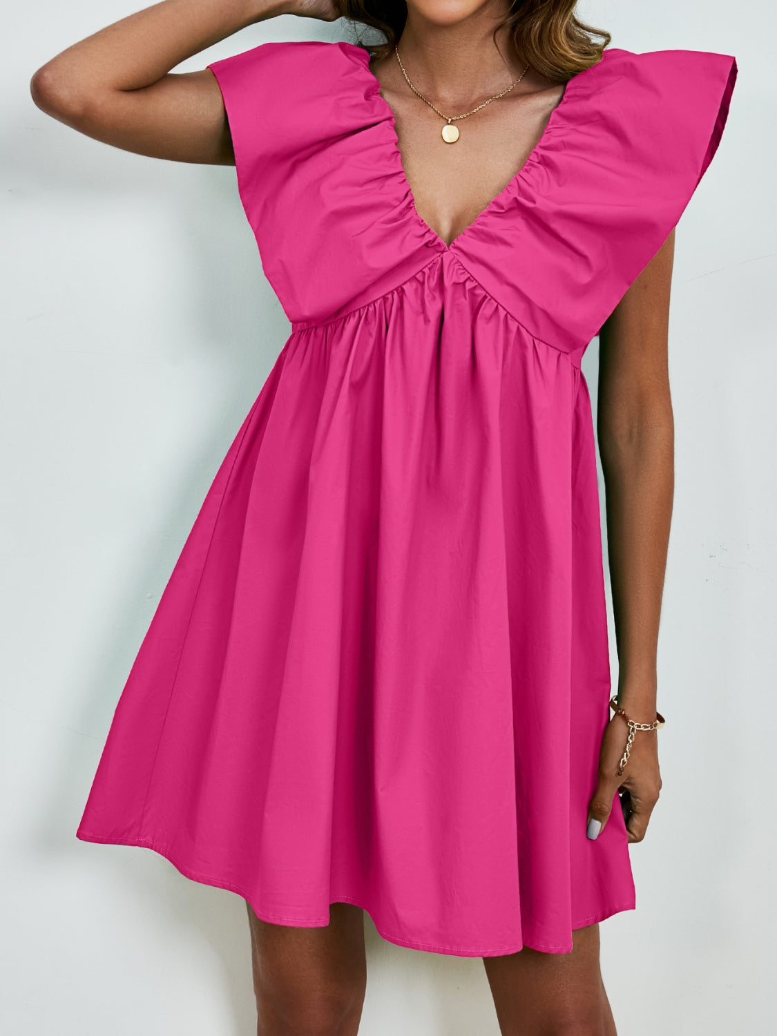 Femke - Minikleid mit V-Ausschnitt, Kappenärmeln und weitem Rock in leuchtender Solide Farbe