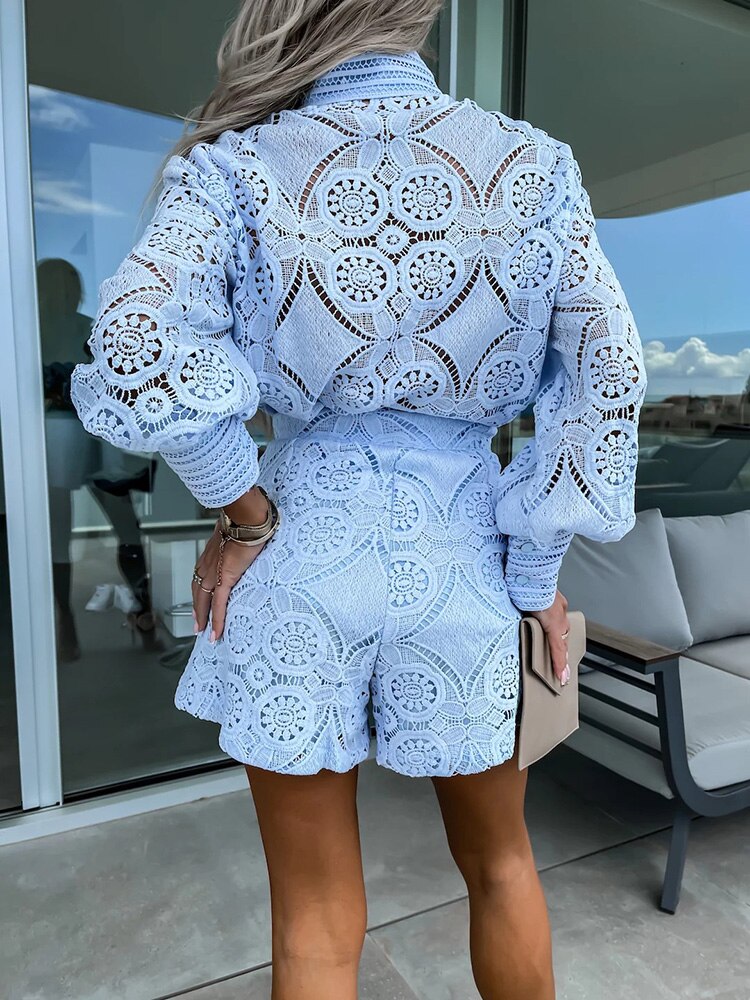 Yara - Weißer Jumpsuit mit Spitzendetails für den Sommer Trendy und bequem