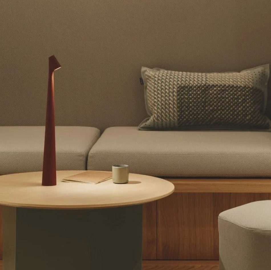 Luminata dimmbare Stehleuchte im minimalistischen Design