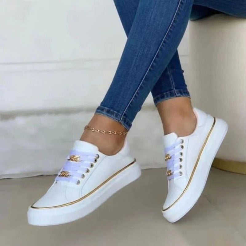 Kate - modische Sneakers mit Metallkettenverzierung
