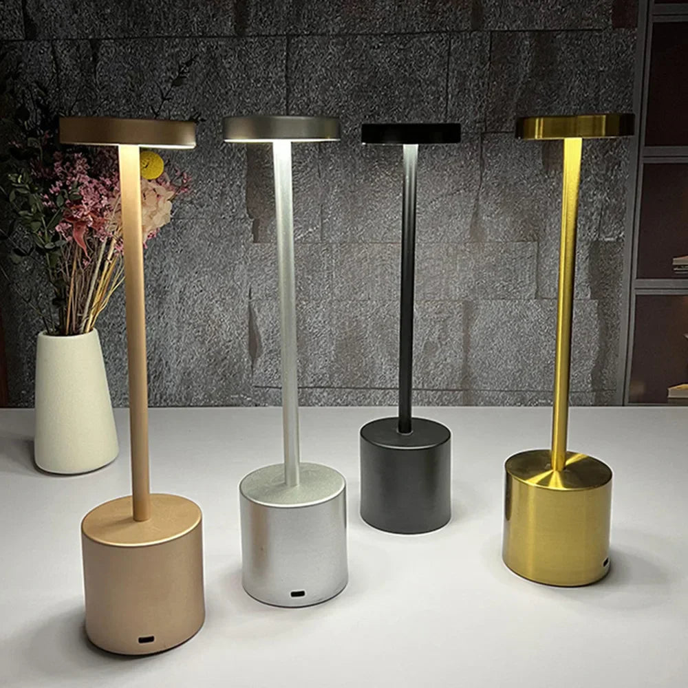 LuxoraGlow luxuriöse und moderne wiederaufladbare kabellose Lampe