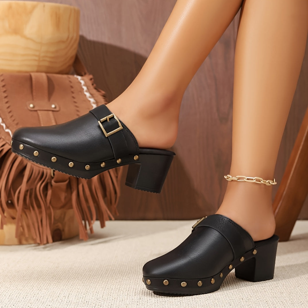 Saskia - Clogs mit Blockabsatz aus veganem Leder mit Stollen und Schnalle und rutschfestem Boden