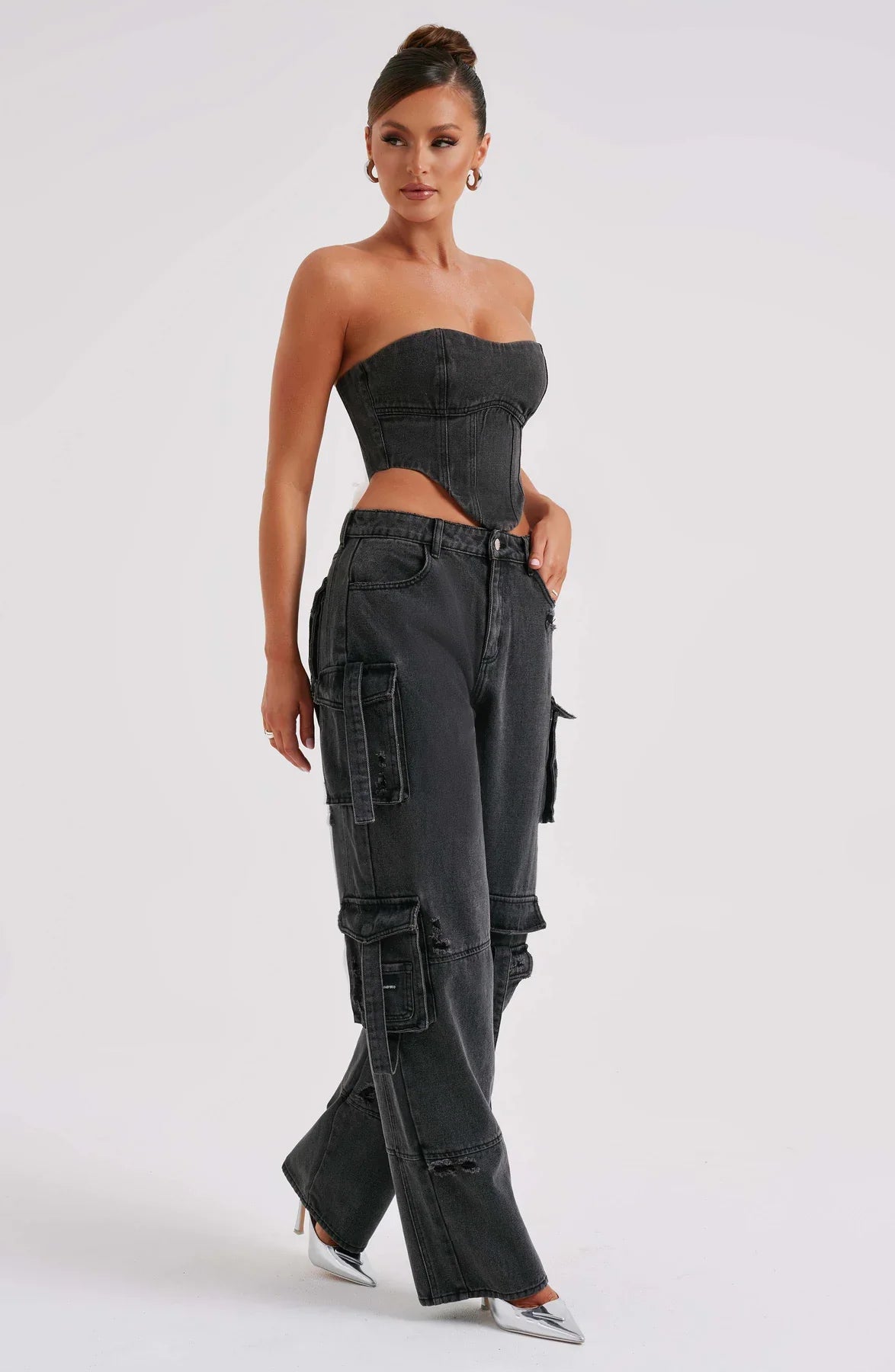 Mila - Stilvolles zweiteiliges Denim-Set aus trägerlosem Top und Cargo-Hose mit Taschen