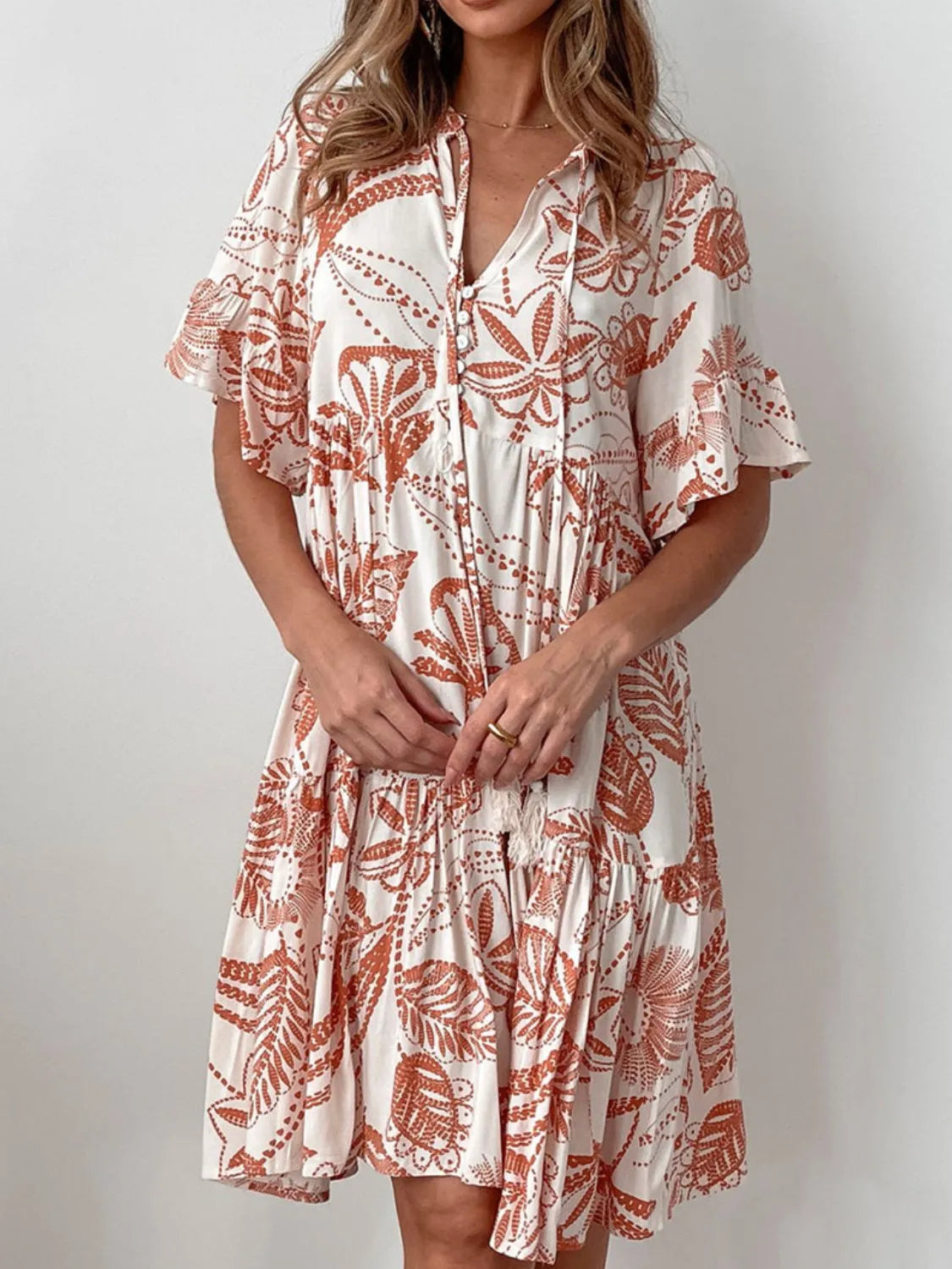 Linnea - Mini-Hemd Kleid in 4 Sommer Prints mit halben Ärmeln Knöpfen und 2 Quasten