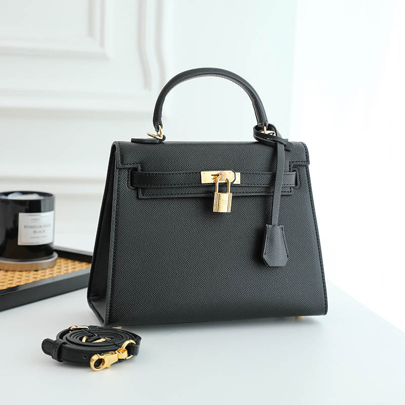 Noor - FashionableBag Zeitlose braune Milan Umhängetasche mit goldenen Details und Schloss