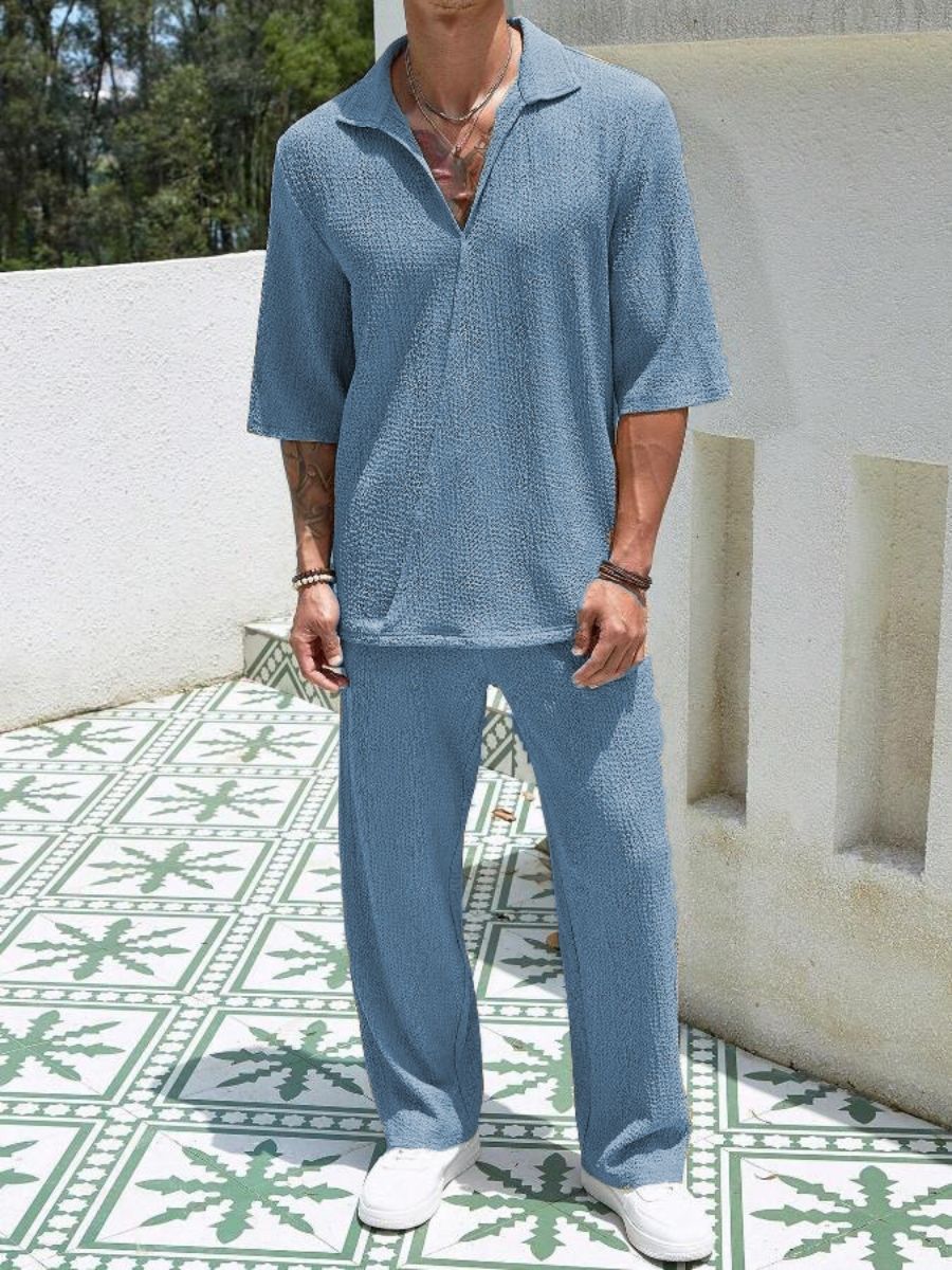 Lars - Textur Zweiteiliges Sommerset aus Halbarm-Shirt mit V-Ausschnitt und weit geschnittenen Hosen für Männer