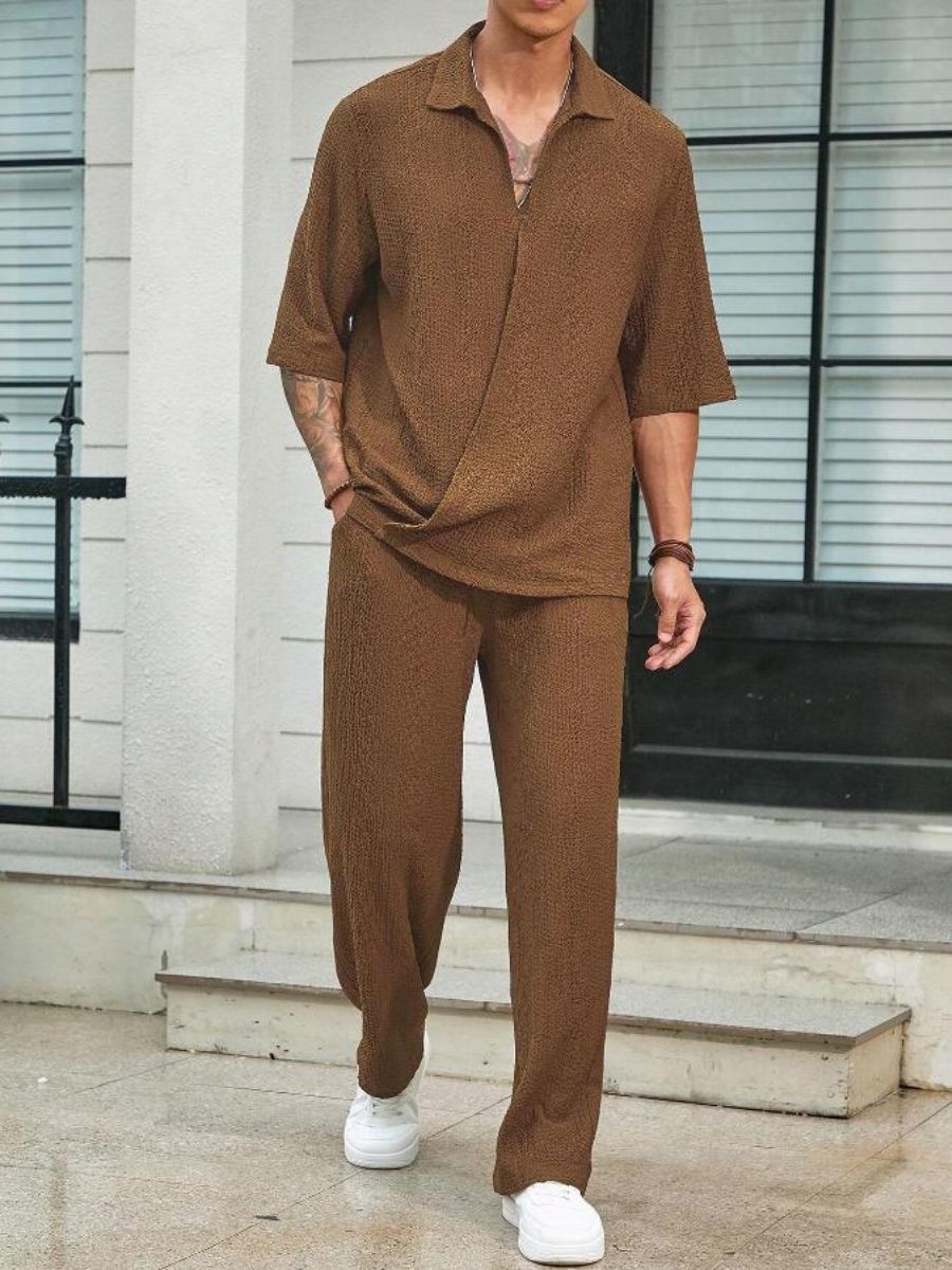 Lars - Textur Zweiteiliges Sommerset aus Halbarm-Shirt mit V-Ausschnitt und weit geschnittenen Hosen für Männer