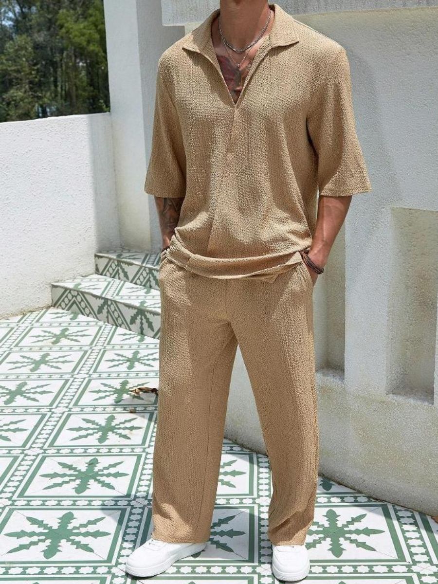 Lars - Textur Zweiteiliges Sommerset aus Halbarm-Shirt mit V-Ausschnitt und weit geschnittenen Hosen für Männer