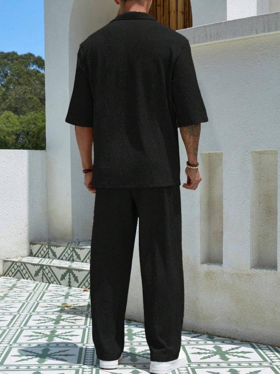 Lars - Textur Zweiteiliges Sommerset aus Halbarm-Shirt mit V-Ausschnitt und weit geschnittenen Hosen für Männer