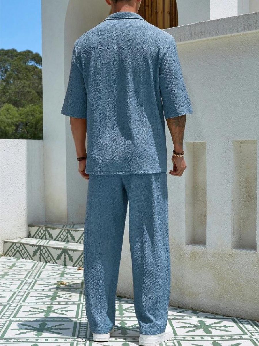 Lars - Textur Zweiteiliges Sommerset aus Halbarm-Shirt mit V-Ausschnitt und weit geschnittenen Hosen für Männer