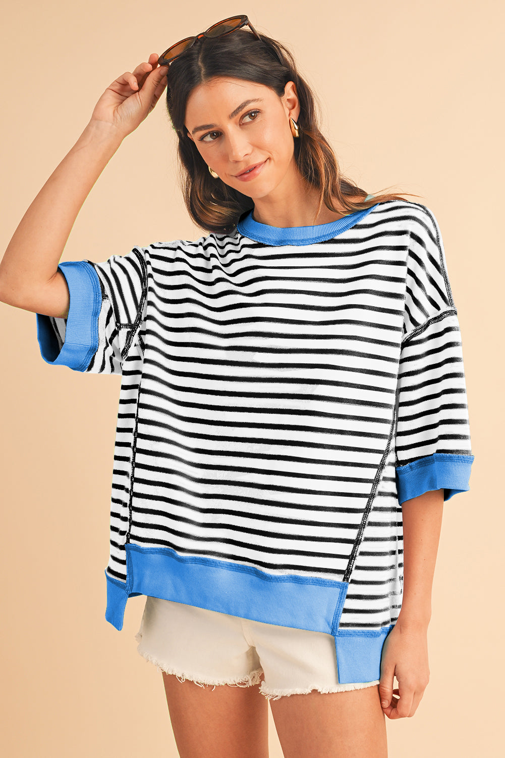 Anna - Horizontal gestreiftes, locker sitzendes T-Shirt mit Kontrastbesatz und weiten, kurzen Ärmeln