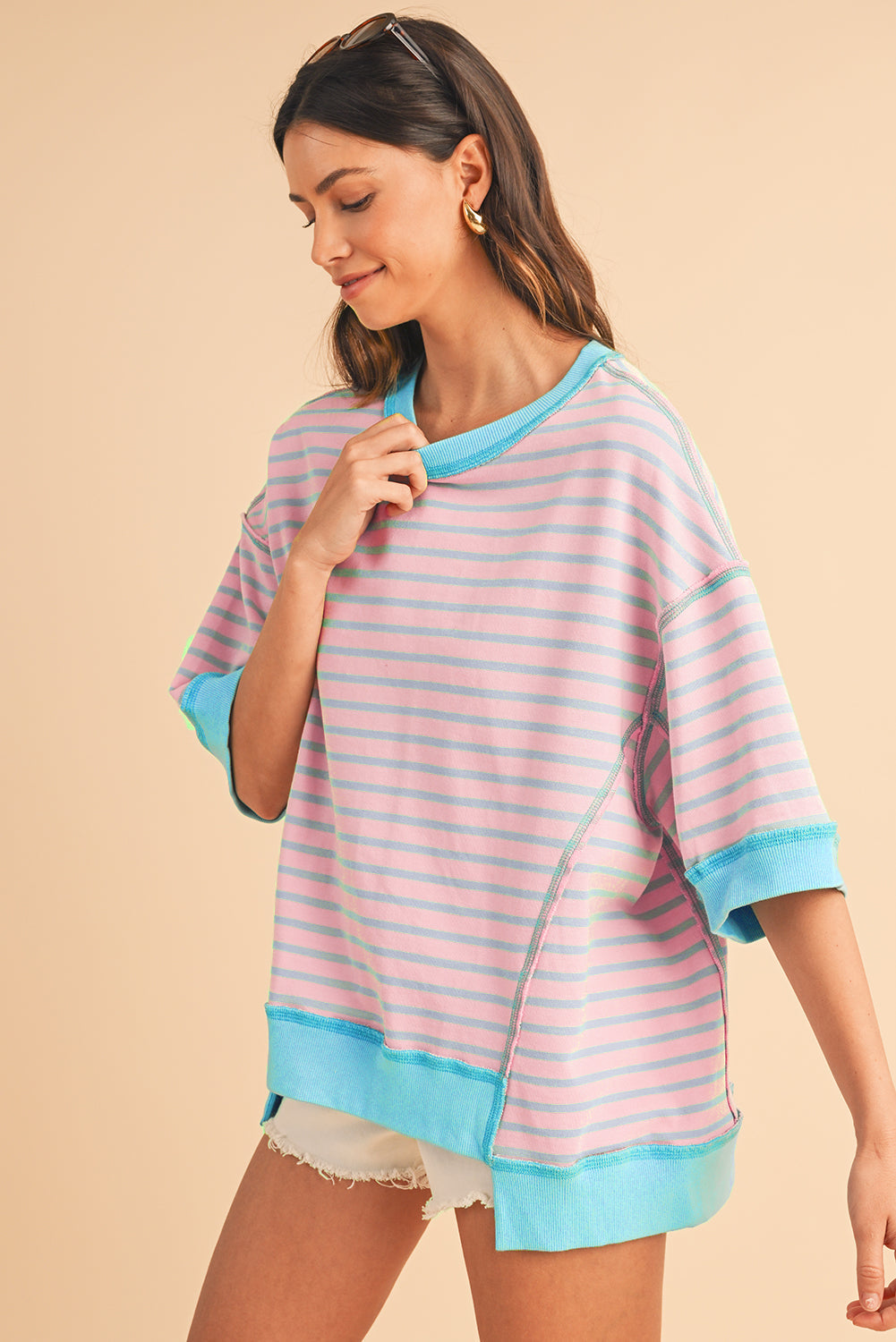 Anna - Horizontal gestreiftes, locker sitzendes T-Shirt mit Kontrastbesatz und weiten, kurzen Ärmeln