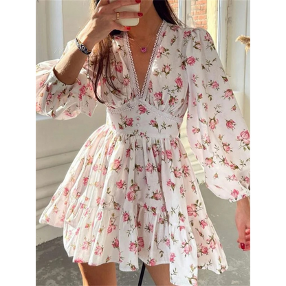 Ava - elegant weiß Sommer Kleid mit floralem Druck und Spitze