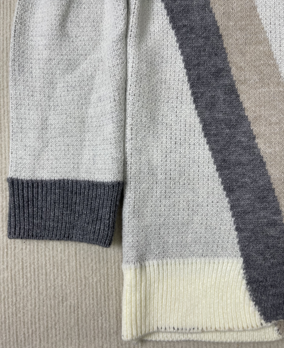 Riya - Brauner langärmeliger Pullover mit V-Ausschnitt