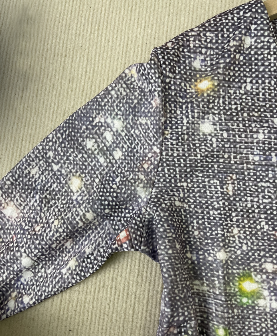Hoya - silberfarbenes Metallic-Discoflitter-Top mit V-Ausschnitt und langen Ärmeln