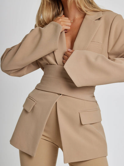 Izabella - luxuriöser Wollmantel mit elegantem Stehkragen