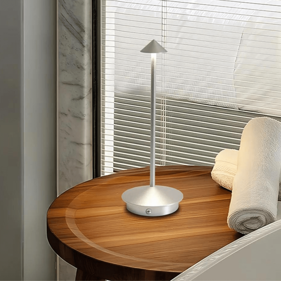 ArrowGlow lange gerade spitze kabellose Tischleuchte mit 3-Farben-Licht-Touch-Control in modernem Design