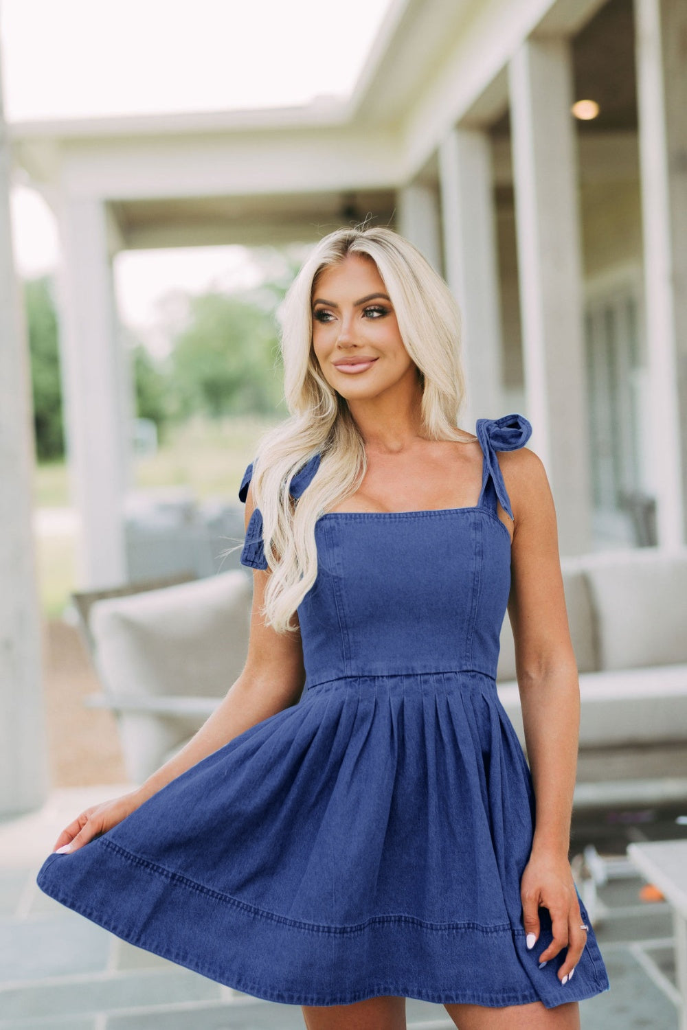 Chloe - Denim-Kleid mit quadratischem Ausschnitt und Schulter Krawatte