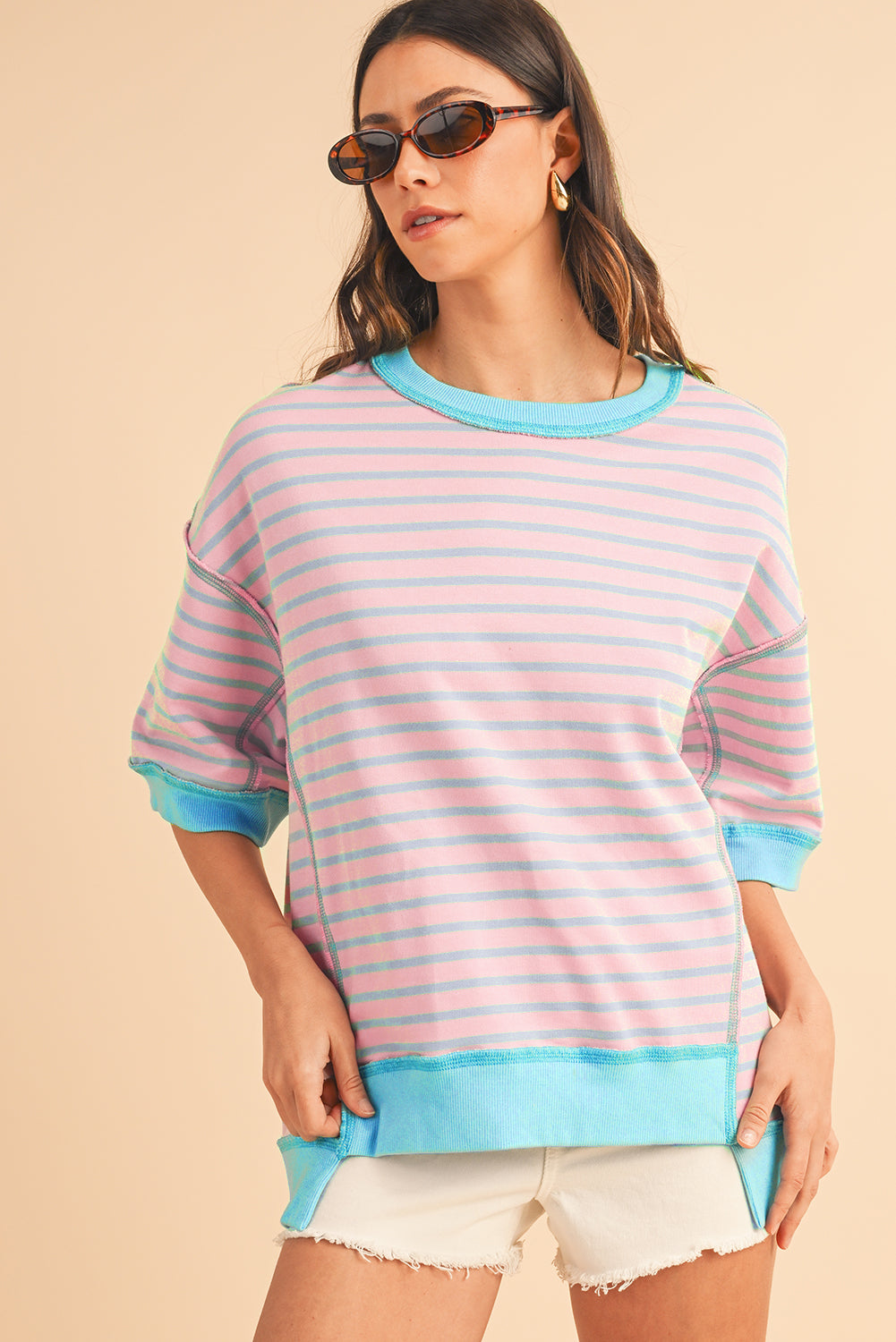 Anna - Horizontal gestreiftes, locker sitzendes T-Shirt mit Kontrastbesatz und weiten, kurzen Ärmeln