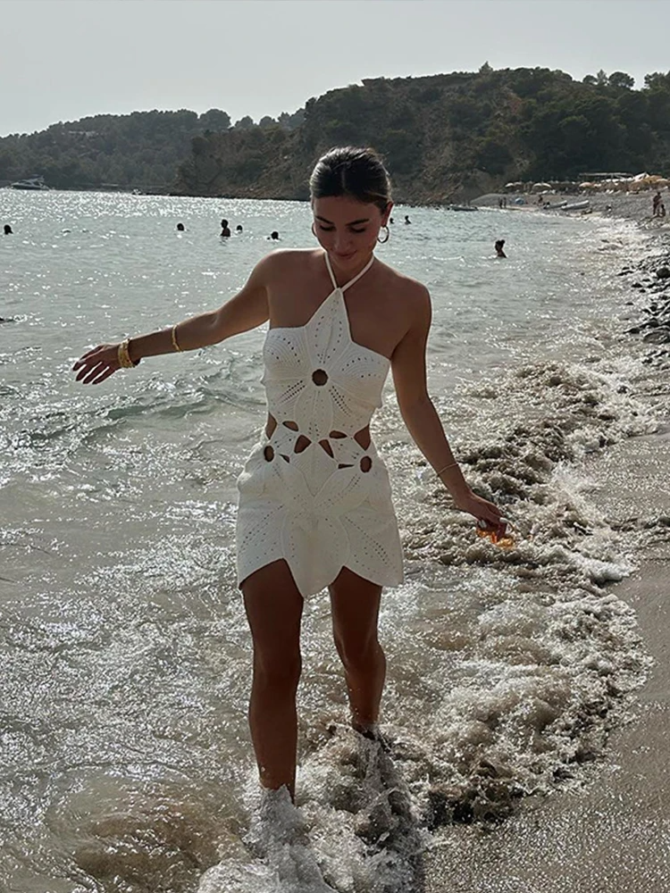Gina - ausgehöhlte Häkelblume Strandkleider