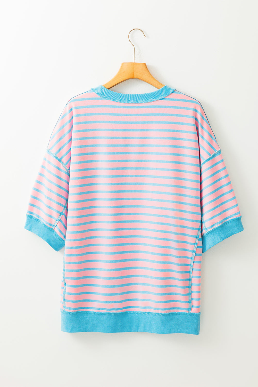 Anna - Horizontal gestreiftes, locker sitzendes T-Shirt mit Kontrastbesatz und weiten, kurzen Ärmeln