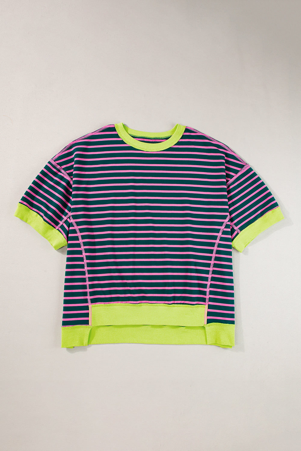 Anna - Horizontal gestreiftes, locker sitzendes T-Shirt mit Kontrastbesatz und weiten, kurzen Ärmeln