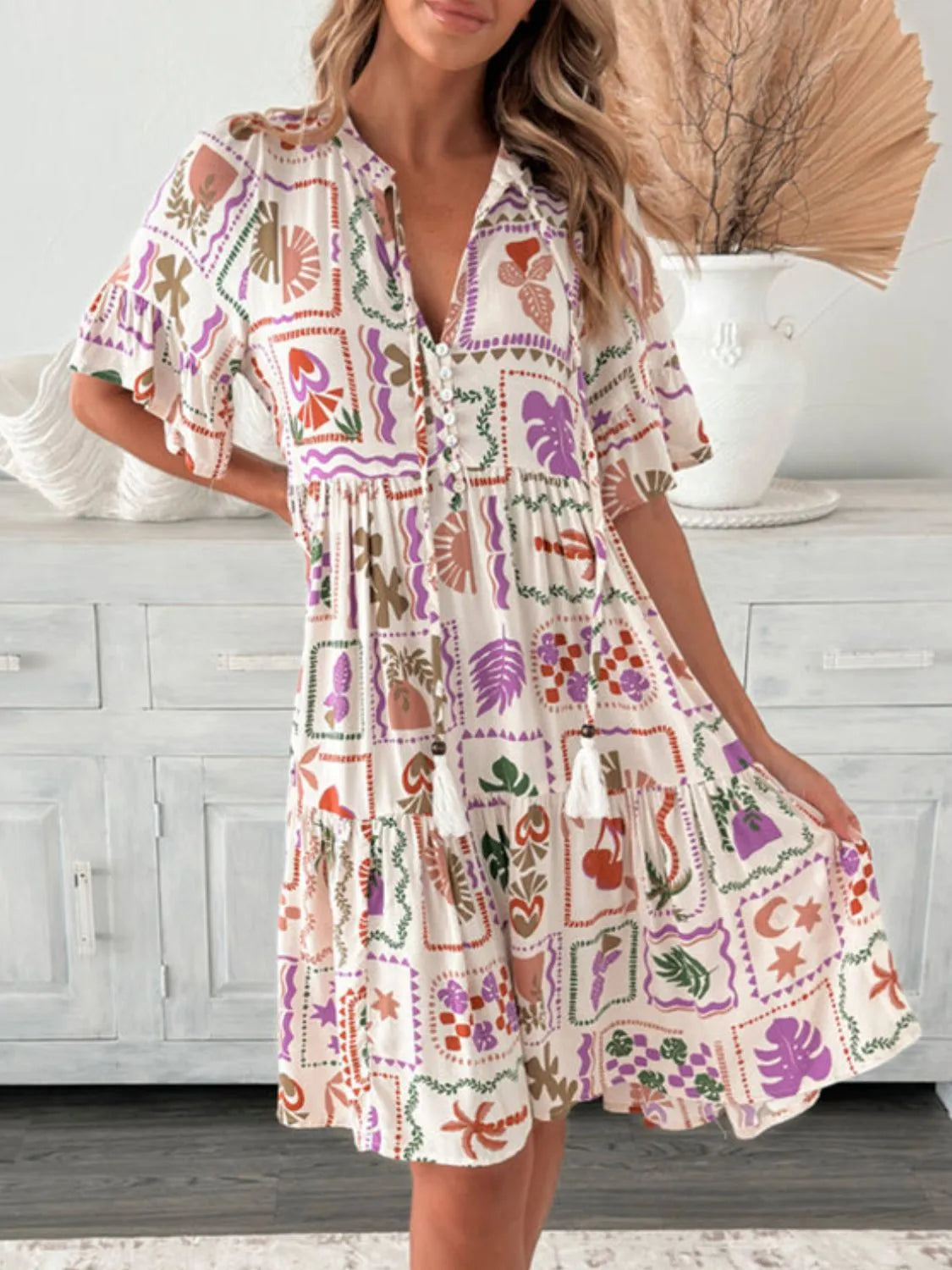 Linnea - Mini-Hemd Kleid in 4 Sommer Prints mit halben Ärmeln Knöpfen und 2 Quasten