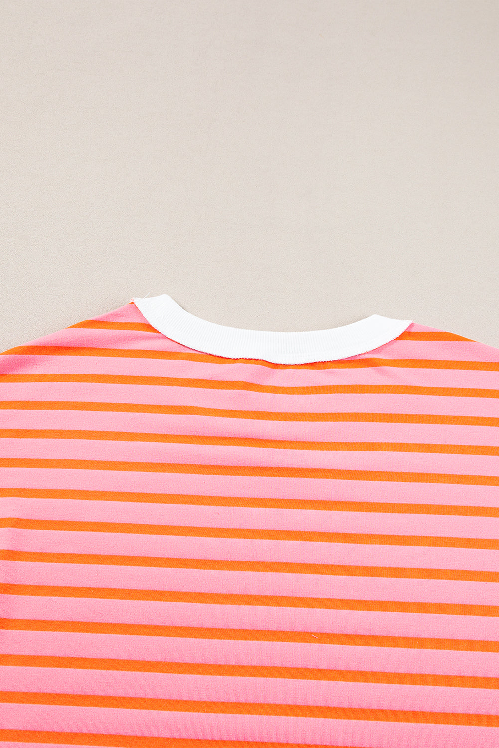 Anna - Horizontal gestreiftes, locker sitzendes T-Shirt mit Kontrastbesatz und weiten, kurzen Ärmeln