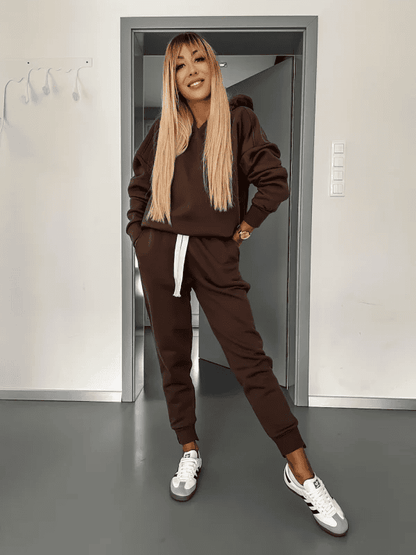 Catherine JogSuit bequem und feminin für Reise, Sport und Zuhause