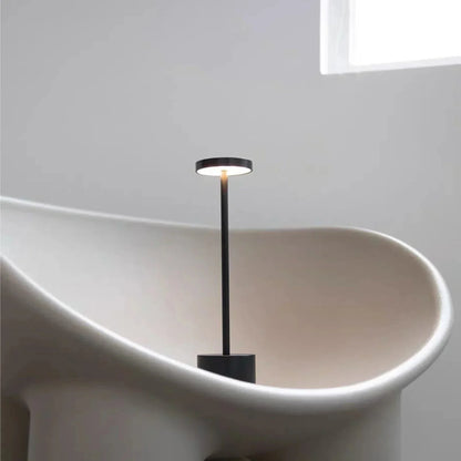 LuxoraGlow luxuriöse und moderne wiederaufladbare kabellose Lampe