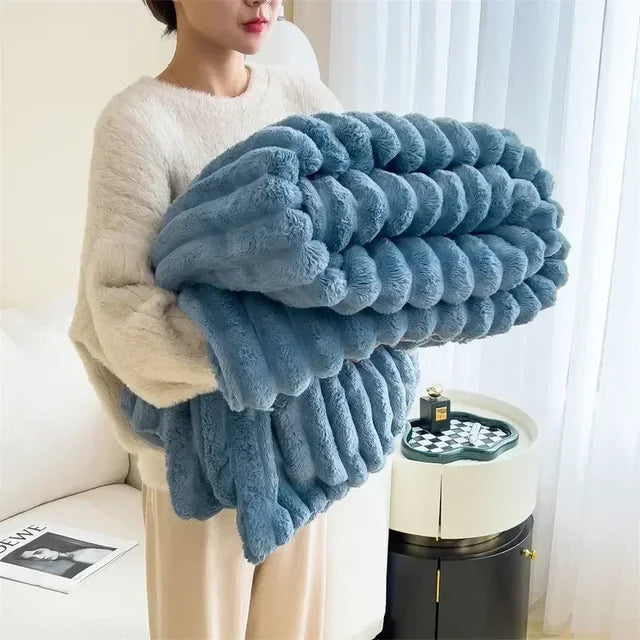 CozyCouture Plüsch Maxi-Decke für luxuriösen Komfort und ultimative Wärme für Bett oder Sofa