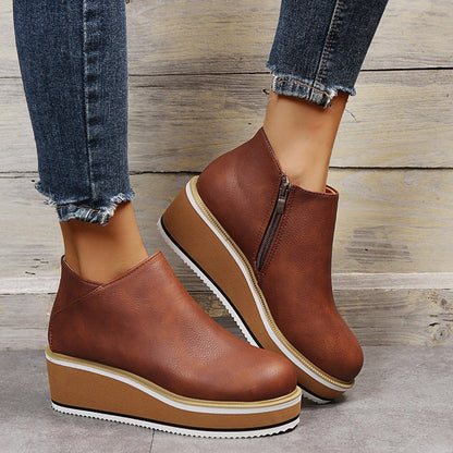 Valesca Niedrige Leder Plateaustiefel mit Absatz für Komfort und Stil