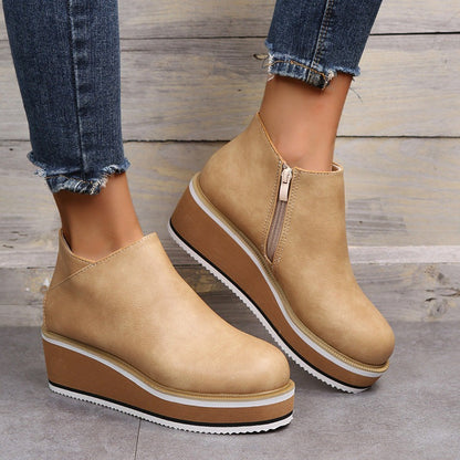 Valesca Niedrige Leder Plateaustiefel mit Absatz für Komfort und Stil