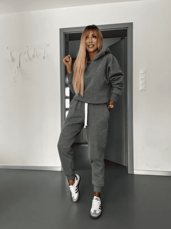Catherine JogSuit bequem und feminin für Reise, Sport und Zuhause