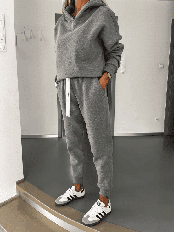 Catherine JogSuit bequem und feminin für Reise, Sport und Zuhause