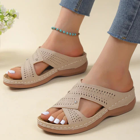 Maria - Orthopädische Damen-Sommersandalen mit Perforation, extra Halt und kreuzenden Riemen